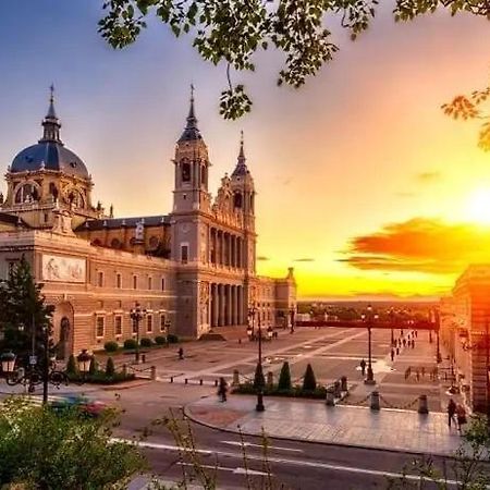 Parsa Booking Madrid Exterior foto