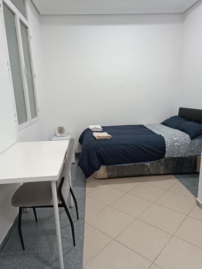 Parsa Booking Madrid Exterior foto